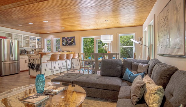 Red Elephant | 4BR - Fire Pit - River & Downtown