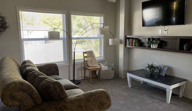 Red House Retreat—nice home near Yellowstone, BYUI; no cleaning fee!