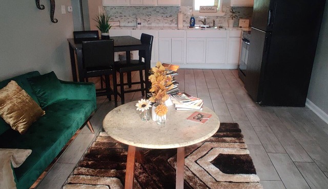 Refreshing & Snuggly 1bedroom w/free parking 10 mins from downtown and lsu
