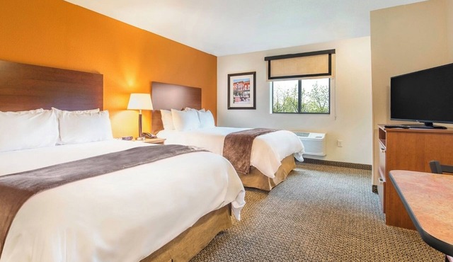 Relax & Recharge in 2 Queen Beds w/Kitchen – Perfect Family Spot Near La Vista