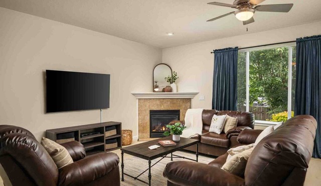 Relax, Shop & Explore from Updated Woodburn Home, Next to Outlets, Pet Friendly, Fenced Backyard