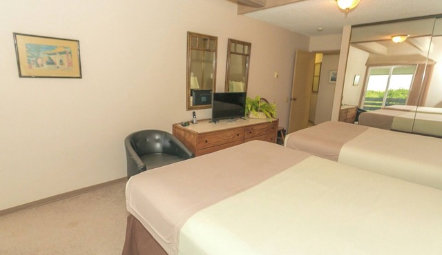 Relaxing Ocean Shores Stay – Sauna, Pool, BBQ Area & Cozy Fireplace
