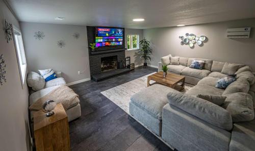 Remodeled 2BR, Chic and Cozy