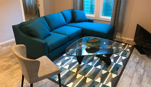 Remodeled Close-in Walkable Unit!