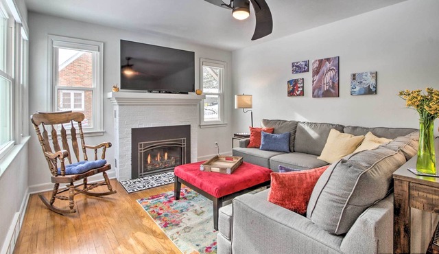 Renovated Historic Home < 1 Mile to Eagle Point!