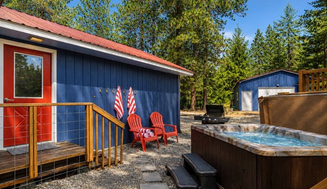 Retro | Hot Tub | Dogs OK | Community Beach | BBQ