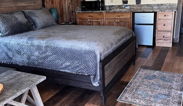 Rhodopa Lodge at Yellowstone rooms