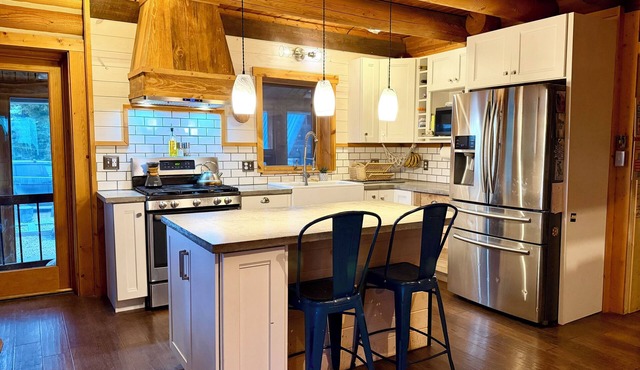 Ridgeline Retreat - Missoula Cabin - Upper Unit