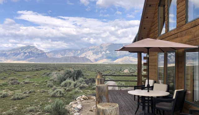 River Frontage! Beautiful log home sitting on Yellowstone River with 360 views!