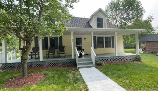 Riverfront Blissful Cottage
