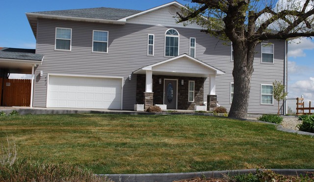 Riverside Retreat - boater's paradise! Private dock on the Snake River.