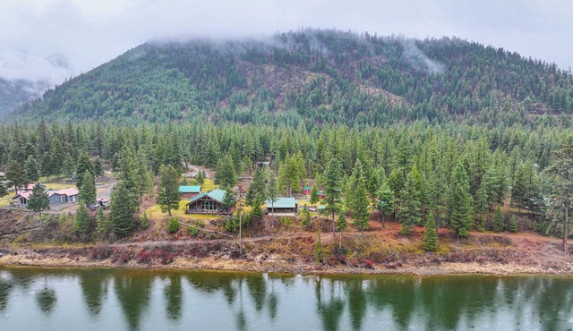 Riverside St Regis Cabin w/Fire Pit + Grill