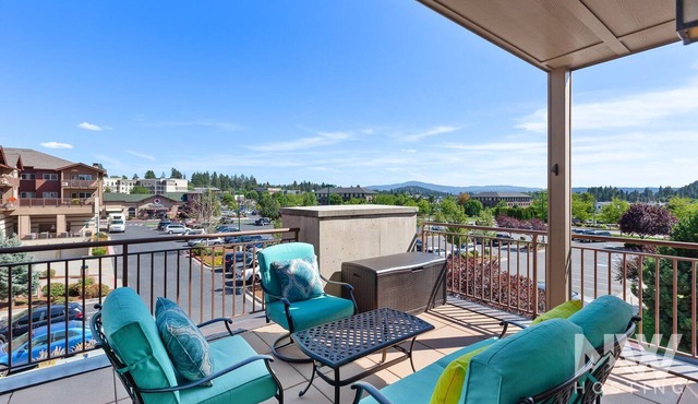 Riverstone Village—Westin Mattresses, Stylish Kitchen, Corner Unit, Near Shops & Dining!