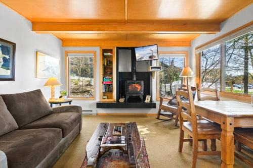 RMR: La Choumine 4 Condo in Teton Village Steps from the Mountain