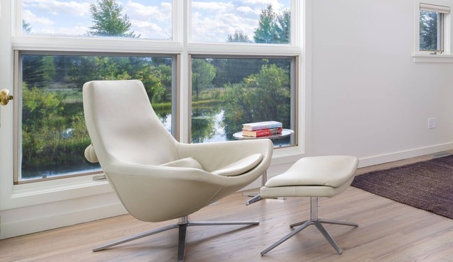 RMR: Soaring Summits Modern Home with Mtn Views