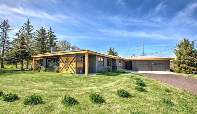 Rock Creek Canyon | 3BR, Hot Tubs, Sauna, Fire Pit