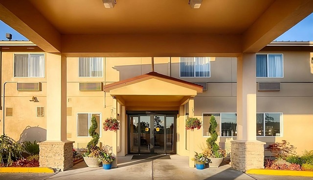 Romance, Peace & Quiet on the Peninsula! Unit with Hot Tub/Jacuzzi!
