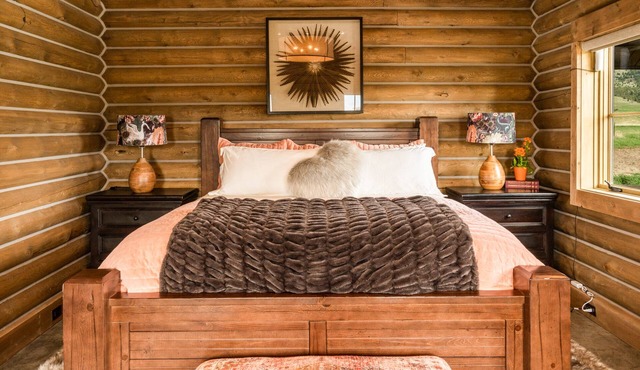 Romantic Log Cabin in Paradise Valley, Montana