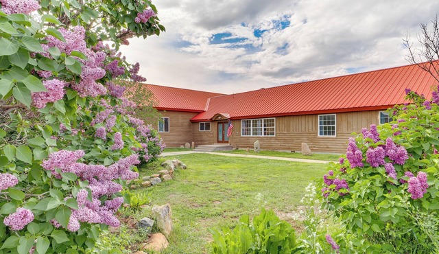 Rural Mountain-view Home Near Hiking + Off-roading