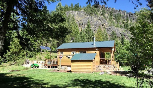 Rustic Cabin in a Charming Location in Stevens County, Washington