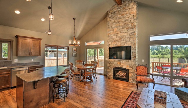 Rustic Cabin Near Mt Rainier: Fire Pit & Bbq!