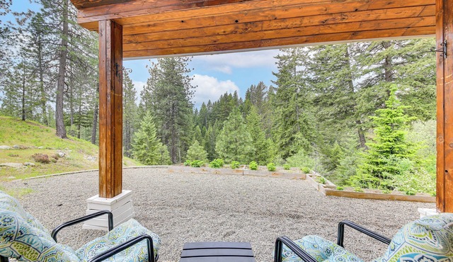 Rustic & Modern Home w/Forest Views in Newport!