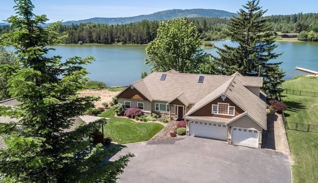 Sandpoint/Schweitzer Mtn Luxury Lake Home avail July 18 to 21 and AUG 23-29