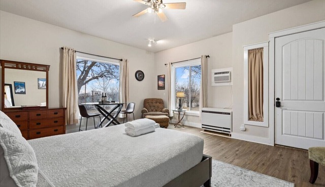 Scenic Views Casita 1 - Cozy Studio for 2, Local Golfing 50% Off!