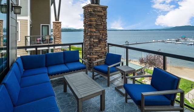Seasons at Sandpoint: Waterfront 2-Story Penthouse, Downtown Sandpoint
