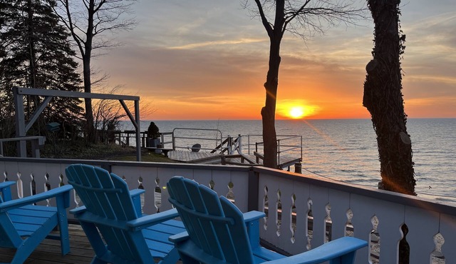 Secluded Lake Michigan Retreat Stunning Sunsets, Beach Access