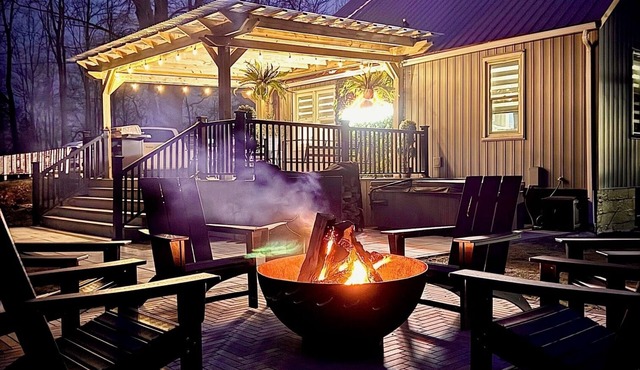 Secluded Retreat, Hot Tub, Fire Pit, Wildlife Views, Near New Buffalo Beach!