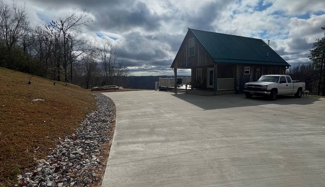 Secluded with best views in E. KY. Can see 3 states.You won’t be disappointed!