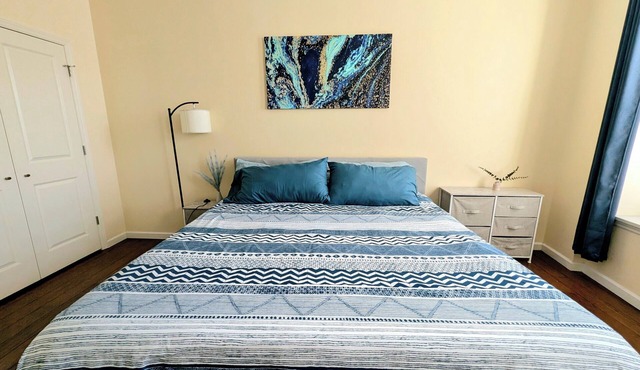 Second Floor King Bed Apartment near at BJC- G