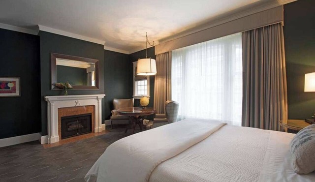 Sentinel | Deluxe King | Historic Charm, Boutique District, Creative Hub