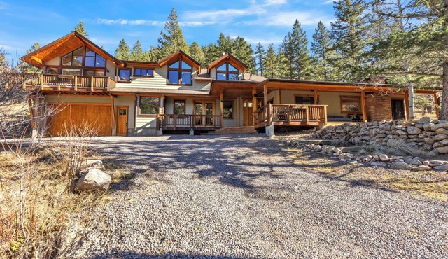 Serene 4-bedroom mountain home with WiFi in Boulder