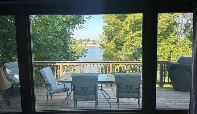 Serene Lakefront Escape With Stunning Views & Sunsets - Rice Lake, ND