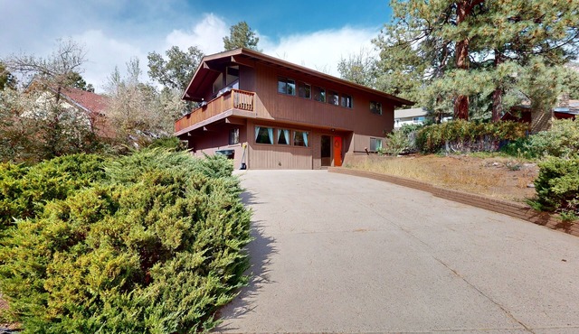 Shadow Mountain Village Escape | 2 Living Areas, Deck & Yard | Walk to Trail