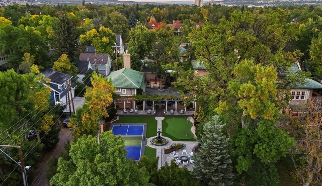 Sharp Mansion Carriage Guest House: Old North End Homestead