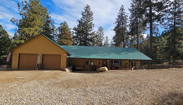Shattuck Mountain Retreat - New Secret Spa Hidden in the Forest!