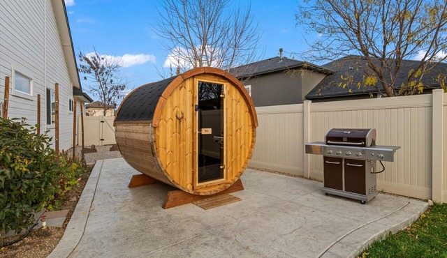 Single-level Gem Sauna - Fire Pit - Swing Set