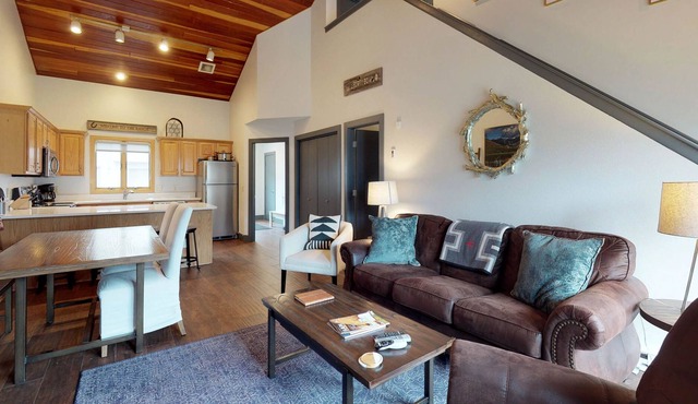 Ski-in/out from this newly-remodeled townhome w/private hot tub