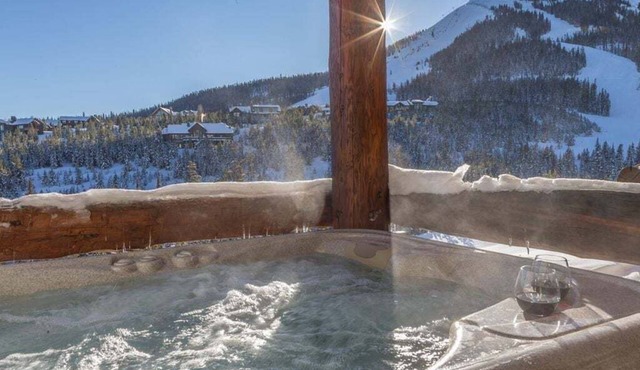Ski-in/Out w/private hot tub & gorgeous views - Saddle Ridge Family Retreat