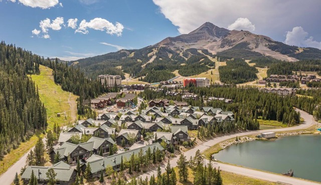 Ski-in/Ski-out condo just steps to the Bear Back Poma Lift | Big Horn Ski-in/Ski-out
