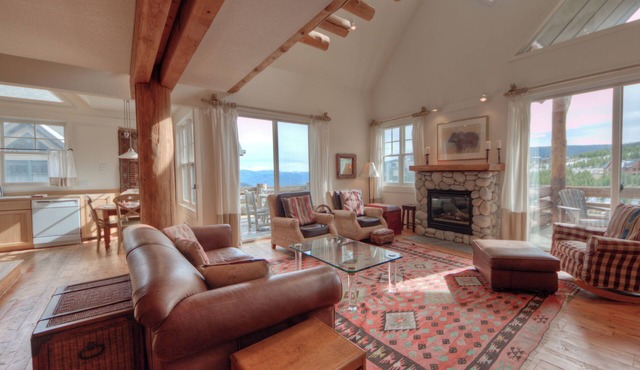 Ski-in/ski-out w/private hot tub in Moonlight Basin - Saddle Ridge - River Rock Slopeside Chalet
