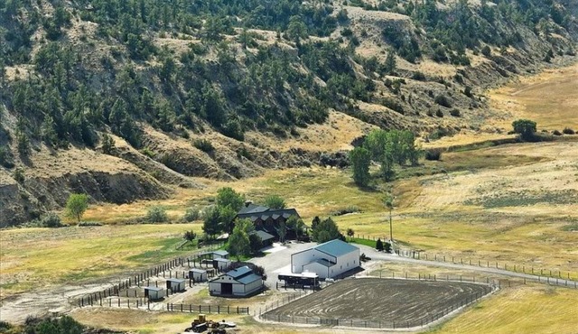 Sky Creek Ranch Montana Lodge House