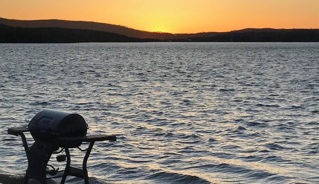 Sleeping Bear Dunes Pet Friendly Cottage on the Lake