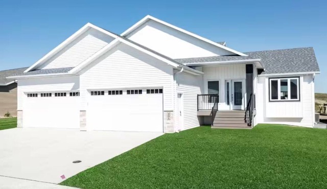 Sleeps 15 New Luxury Home Perfect for Sport Teams, Reunions, Weddings