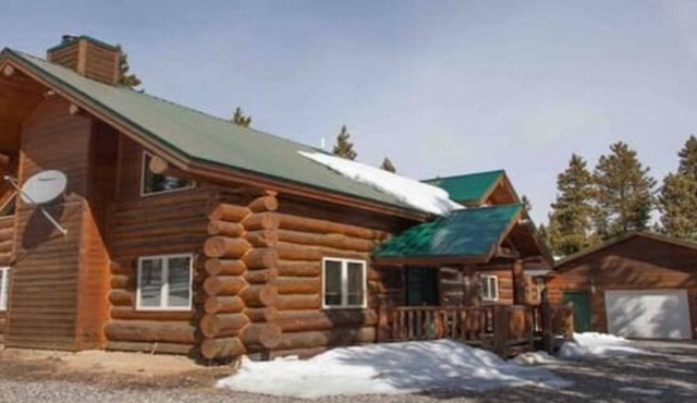 Snowmobile/hunting lodge, GTNP,Togwotee pass,winds
