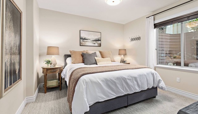 Snuggle Down Inn: 1BR In-Law Basement Suite