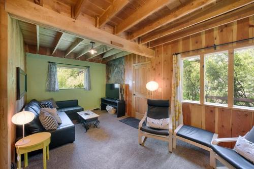 SO AWeSOME CABIN HotTub Nr Brundage Euro Feel